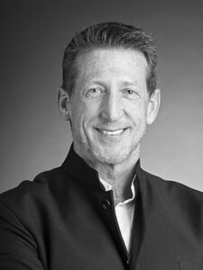 Essentials of Tai Chi and Qigong (7)